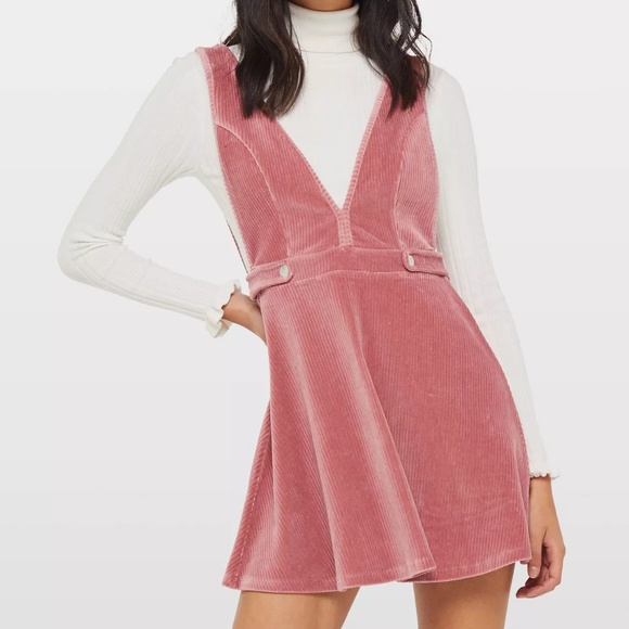 Miss Selfridge Dresses & Skirts - Miss Selfridge petite mini cord pinafore US 8 NWT